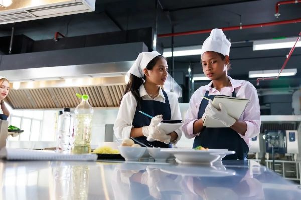 Building a Stronger Restaurant Team Through Strategic Training